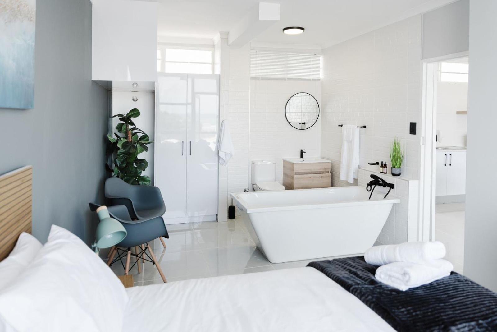 St Tropez Beachfront 108 *